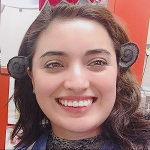 Meet your Posher, Adriana